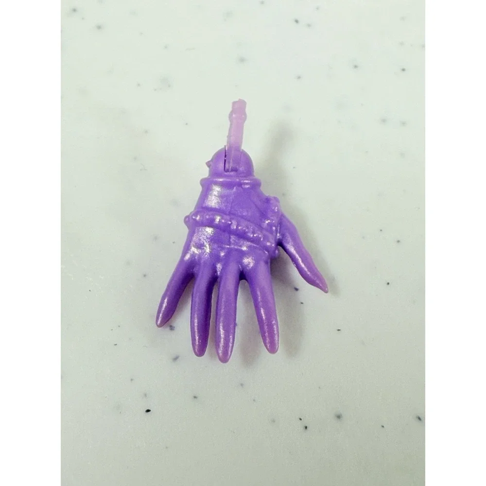 Monster High Sweet 1600 Clawdeen Wolf Doll Right Hand Replacement. Hand Only
